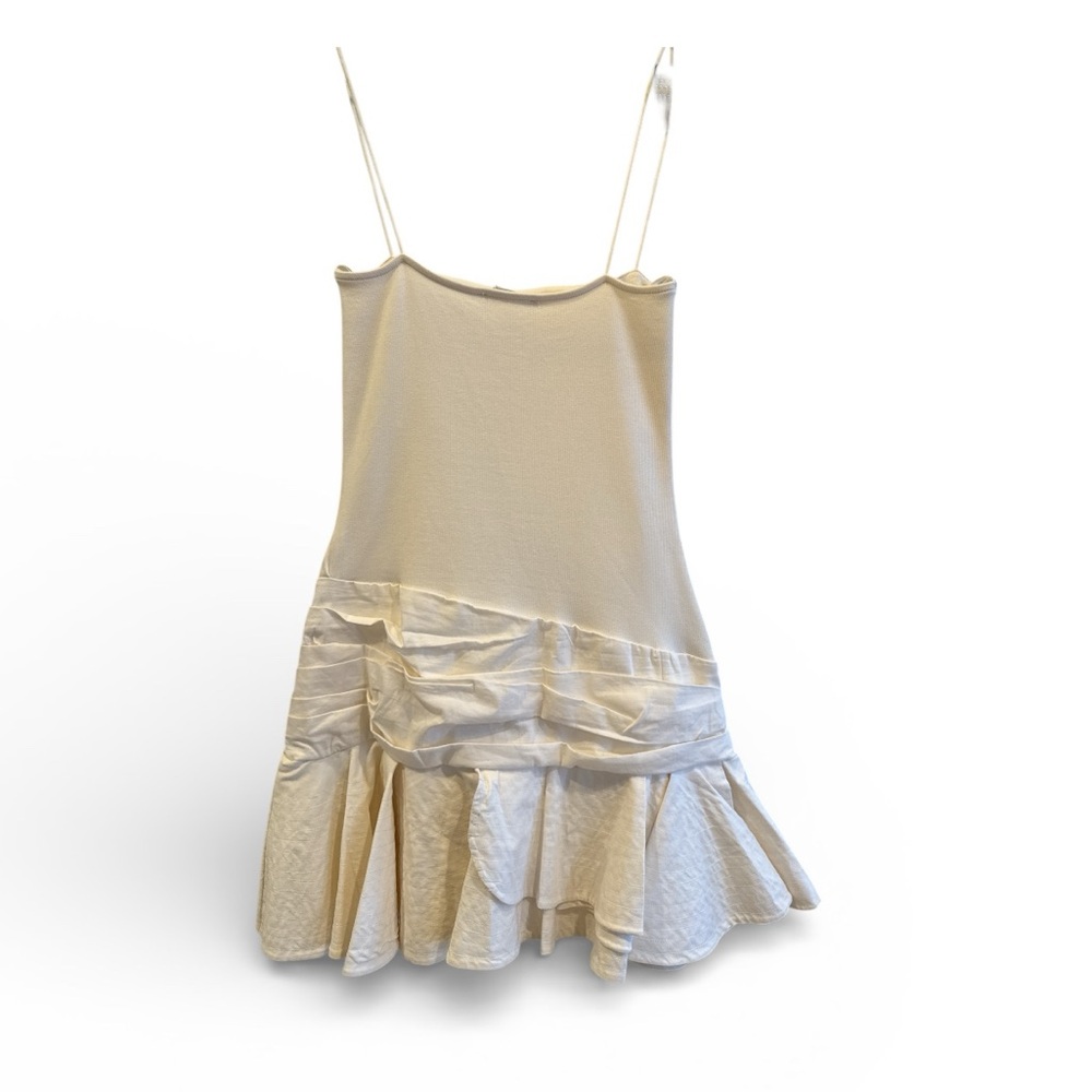Zara Cream Layered Dress
Stretchy fabric for top
Pleated at bottom - Picture 2 of 7